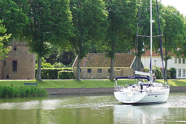 Work on Zaanbrug (near Wormerveer and Wormer) - Nauticfan the maritime portal